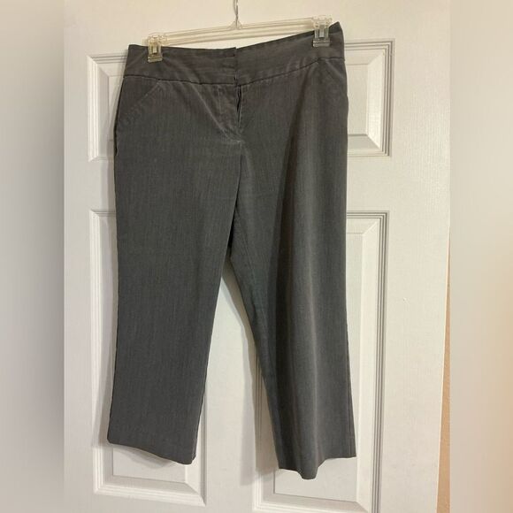 Nicole Miller Gray Capris - Picture 3 of 4